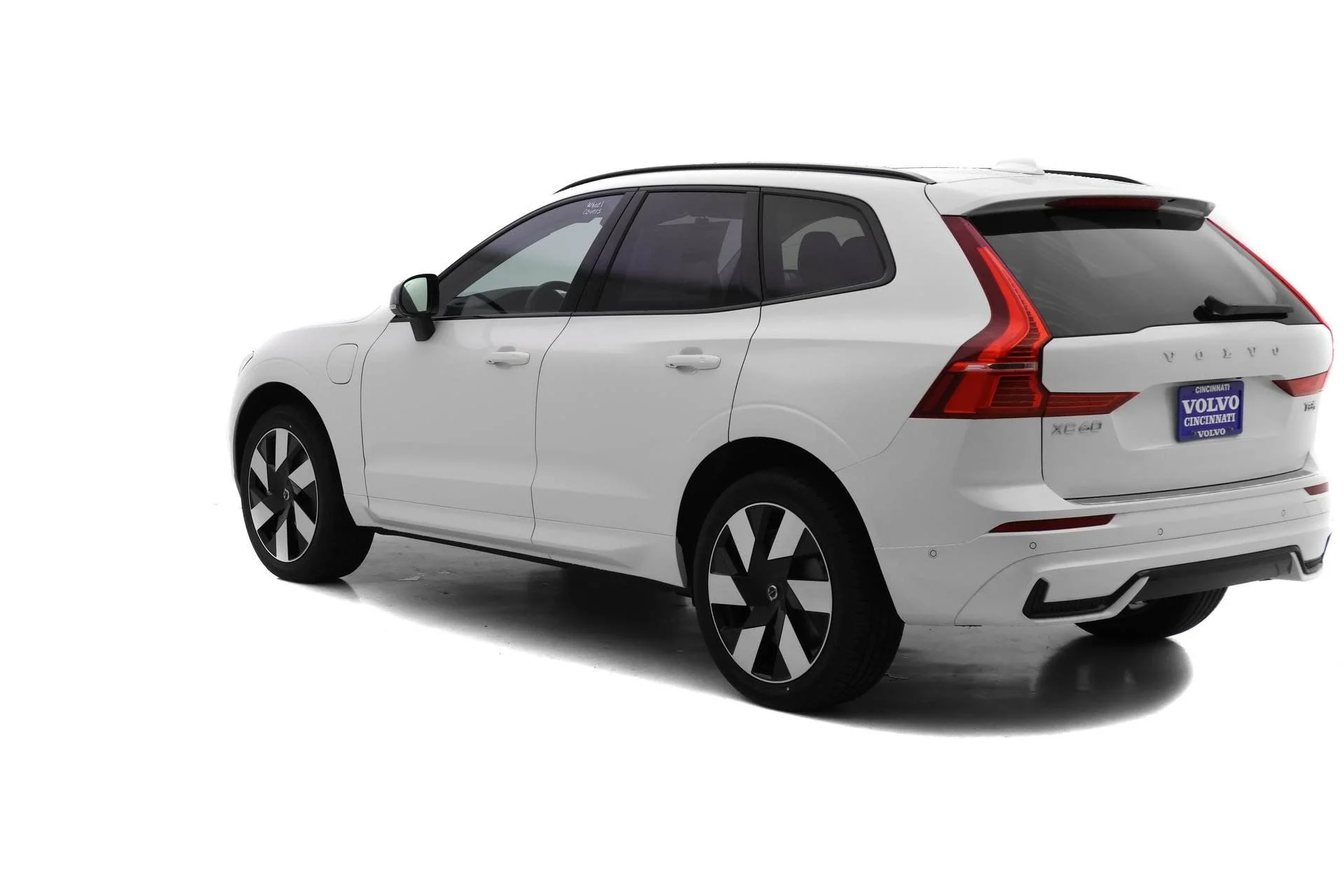 New 2025 White Volvo T8 Plus image 5