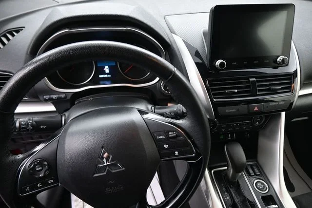 Used 2024  Mitsubishi SE image 29