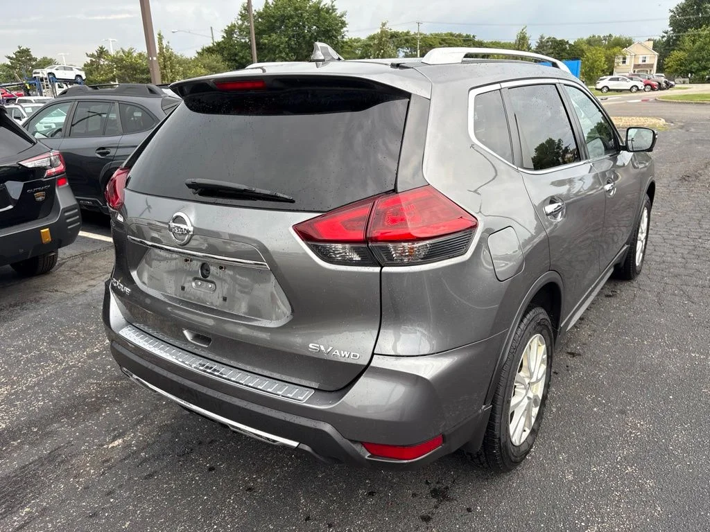Used 2018 Gray Nissan SV image 3