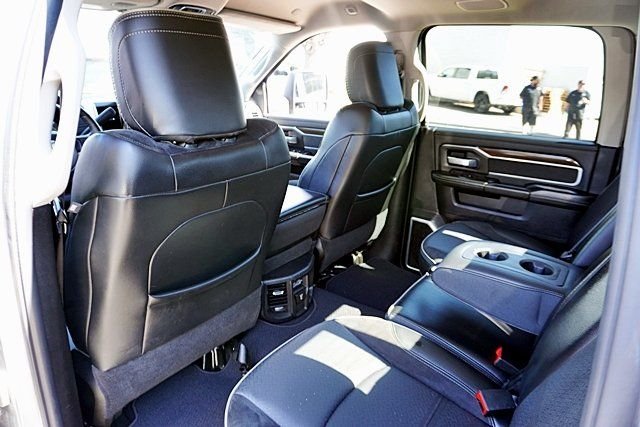 Used 2024 Silver Ram Laramie image 19