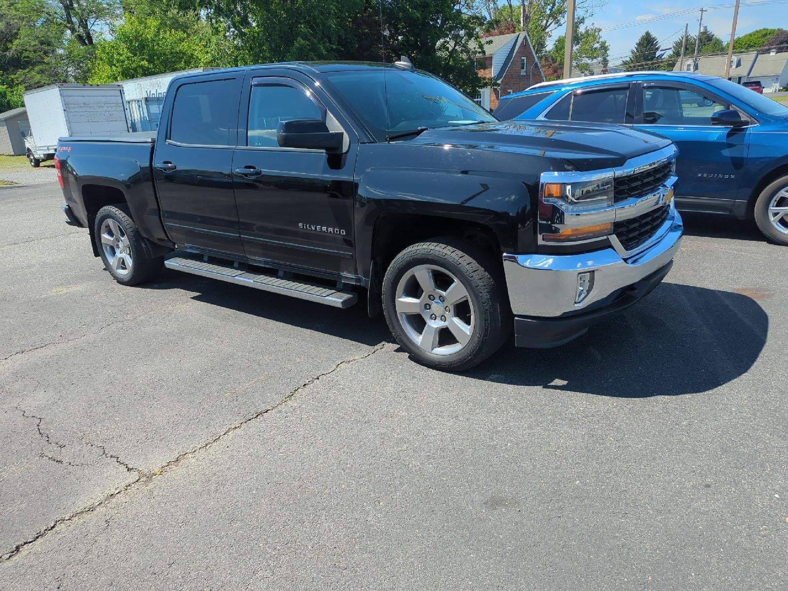 Used 2018 BLACK CHEVROLET TRUCK LT image 2