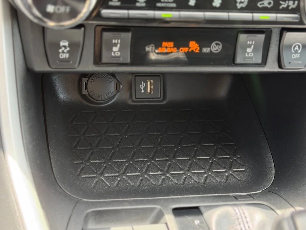 Used 2023 White Toyota XLE image 19