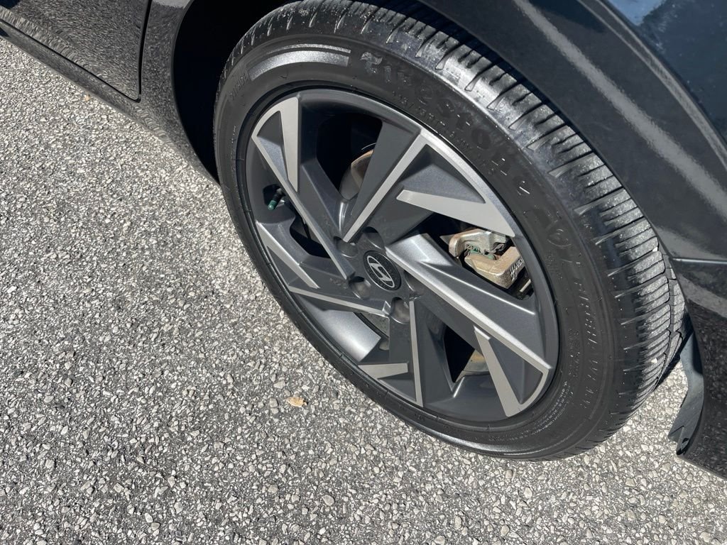 Used 2024 Black Hyundai Limited image 7