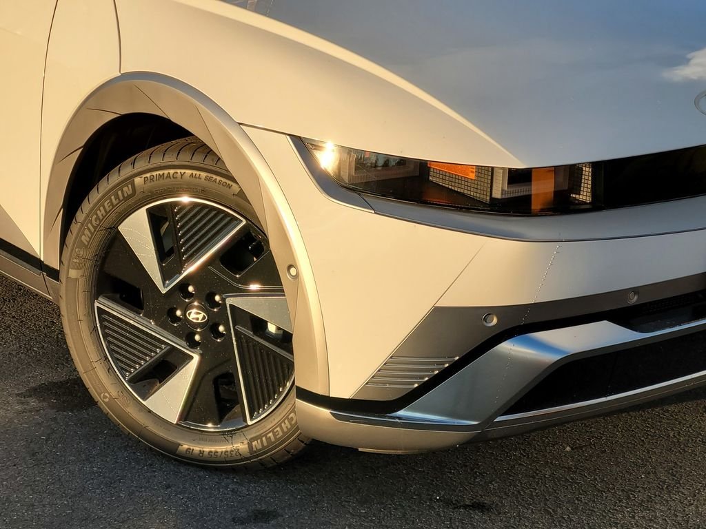 New 2026 White Hyundai SEL image 5