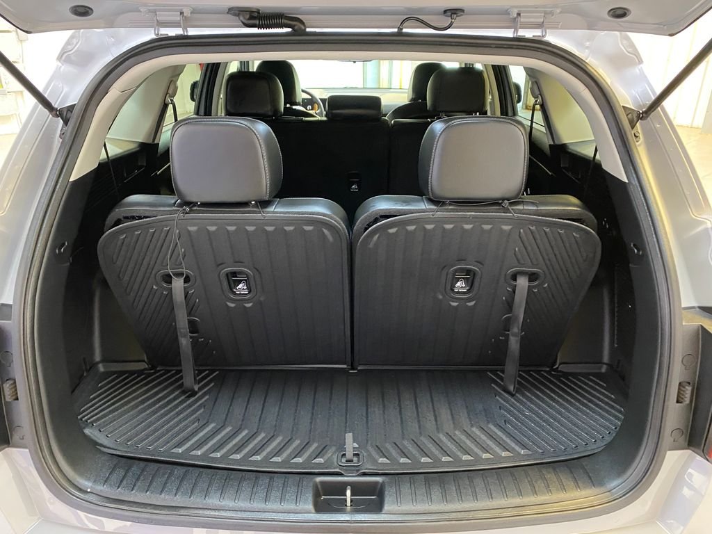 Used 2025 Gray Kia S image 30
