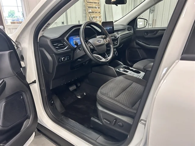 Used 2023 White FORD Active image 17