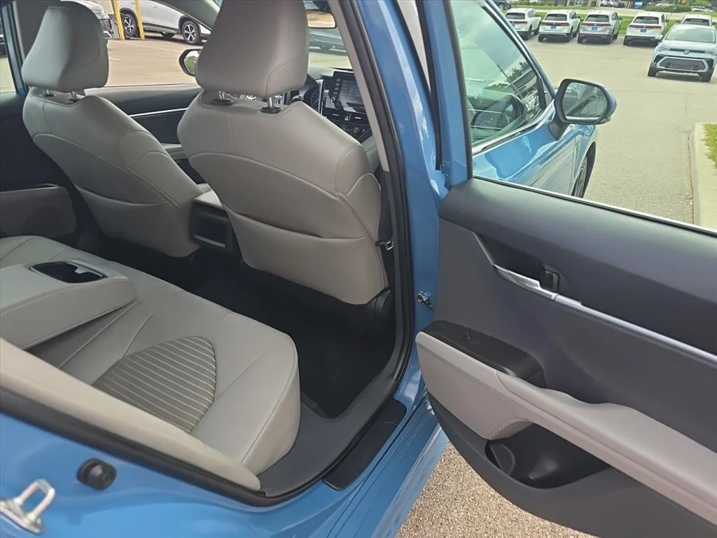 Used 2023 Blue Toyota SE AUTO image 19