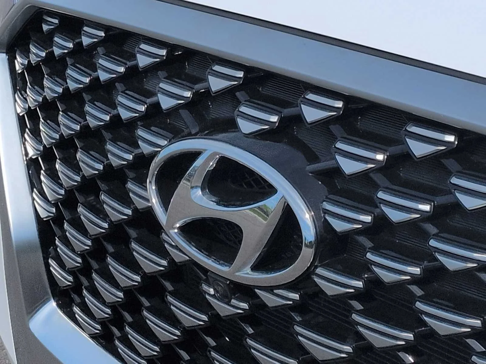 Used 2022 White Hyundai Calligraphy image 12
