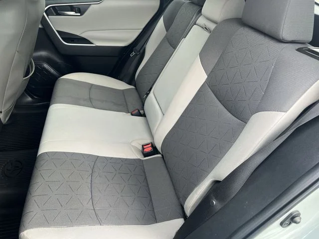 Used 2022  Toyota XLE image 35