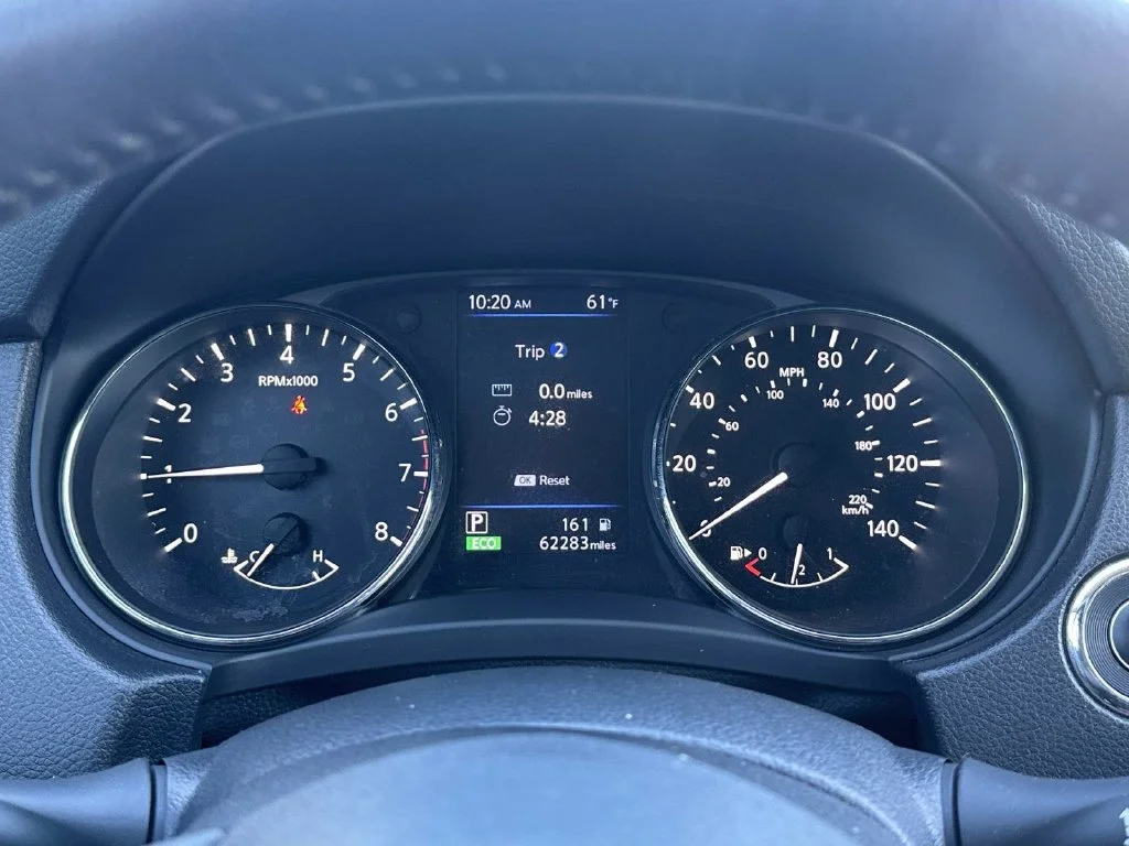 Used 2019 Silver Nissan SV image 27