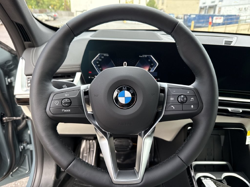 New 2027 Green Metallic BMW xDrive28i image 14