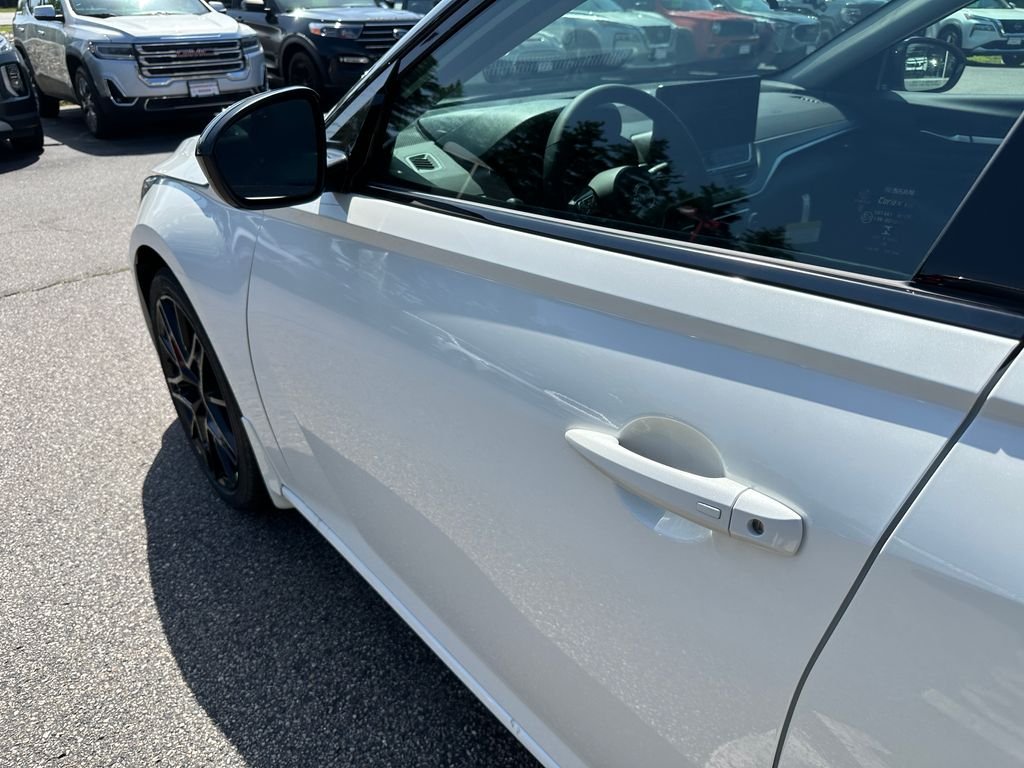 New 2026 White Nissan 2.5 SR image 10
