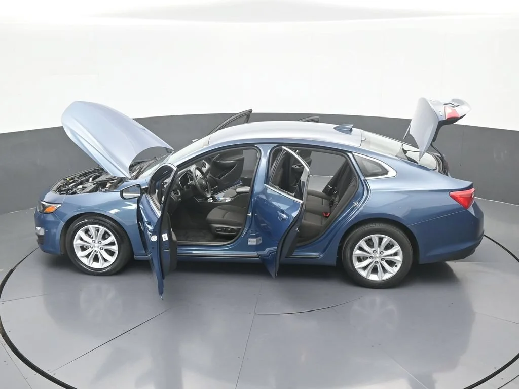 Used 2024 Lakeshore Blue Metallic Chevrolet LT image 58