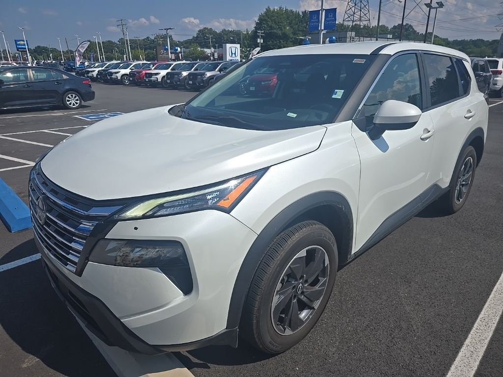 Used 2024 White Nissan SV image 2