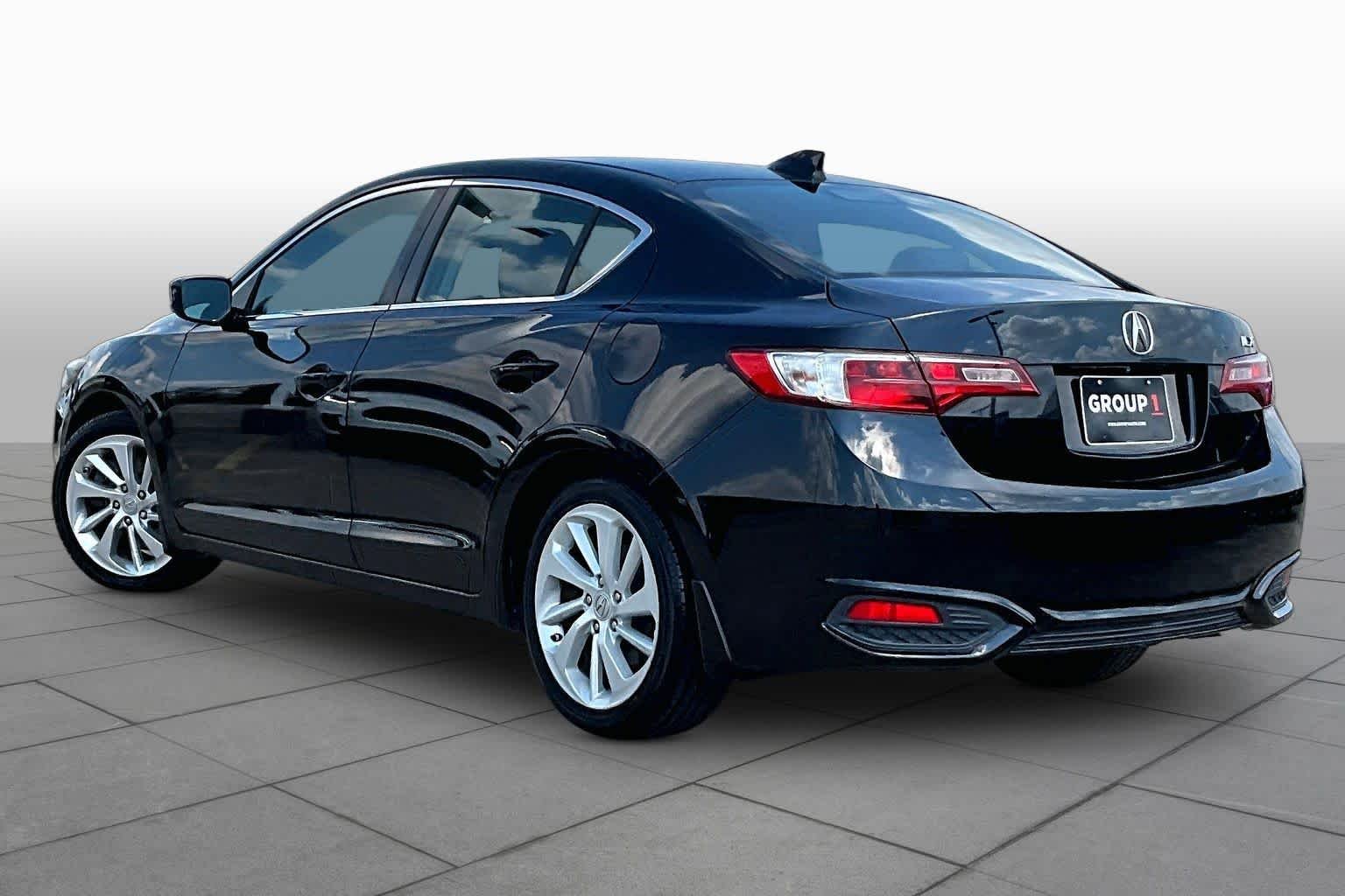 Used 2016 Crystal Black Pearl Acura w/Premium Pkg image 12