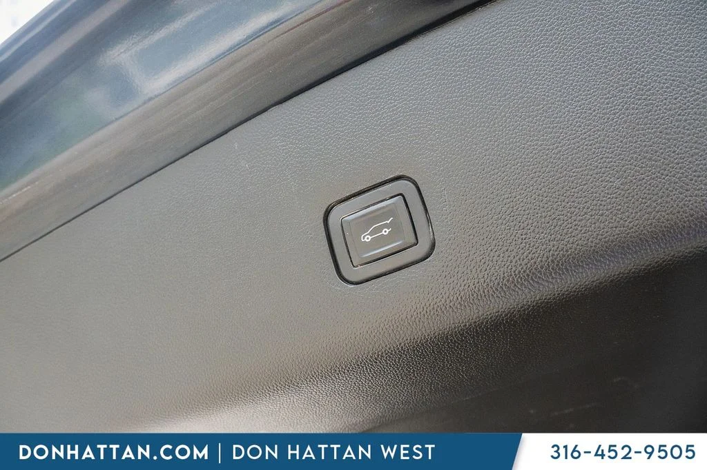 Used 2020 Black Chevrolet RS image 38