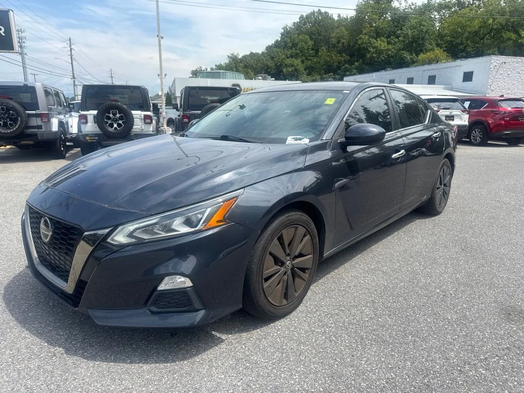 Certified Used 2021 Blue Nissan 2.5 SV image 3