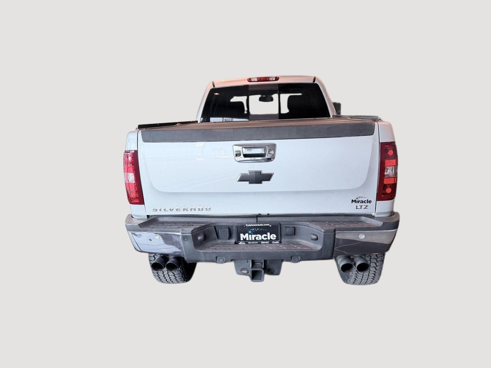 Used 2014 Silver Ice Metallic Chevrolet LTZ image 14