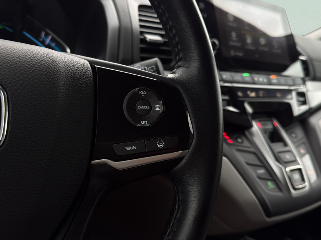Used 2019 Silver Honda EX-L image 16