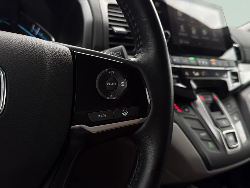 Used 2019 Silver Honda EX-L image 16