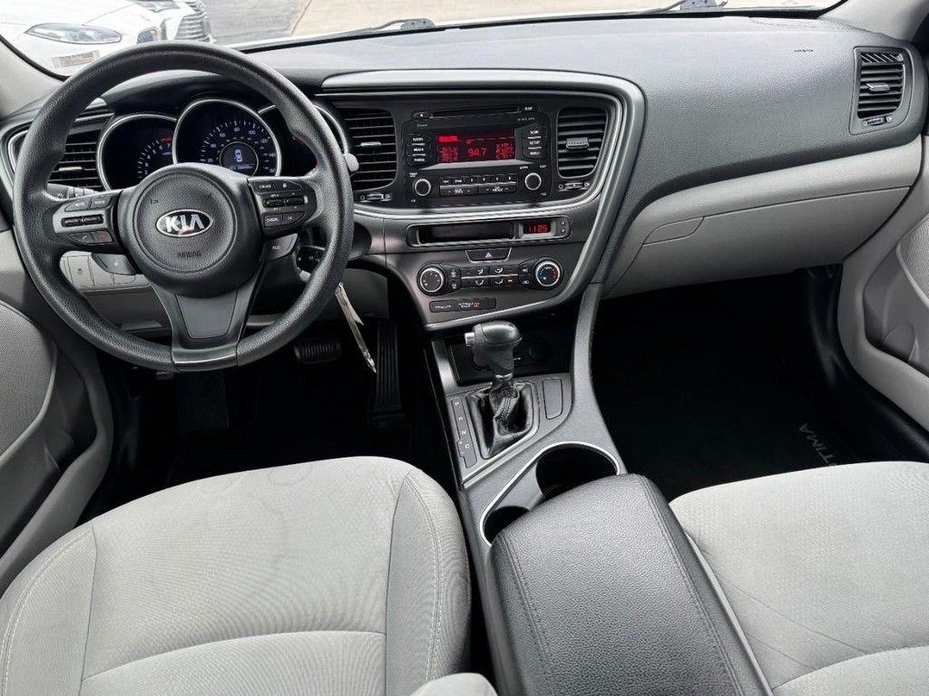 Used 2014 White Kia LX image 11