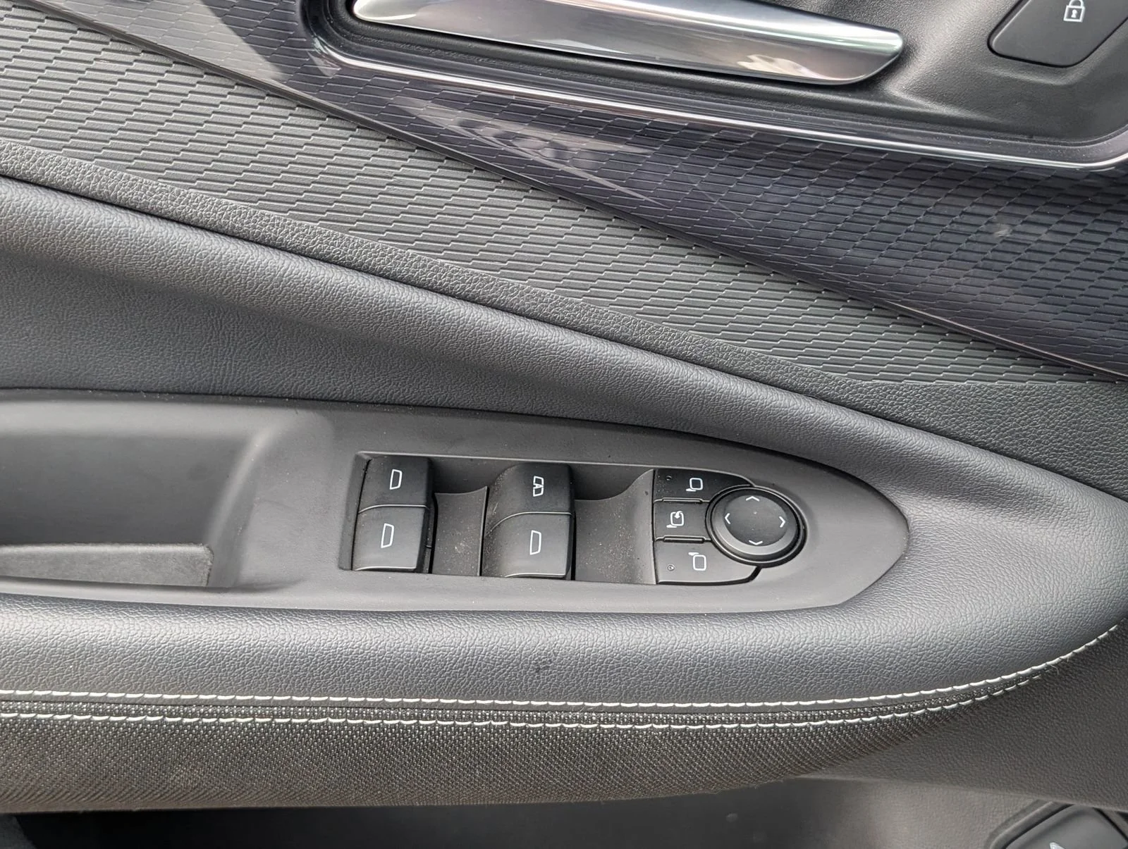 2025 Chevrolet Blazer EV LT - Photo 19