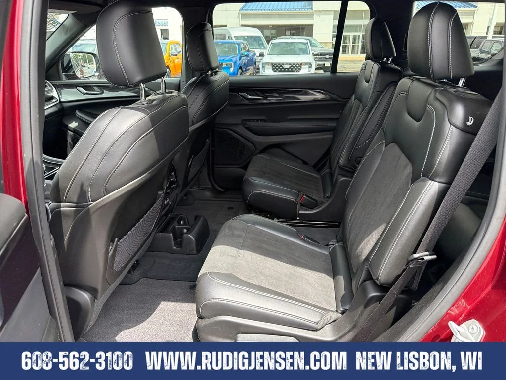 Used 2023 Velvet Red Pearlcoat Jeep Altitude image 23