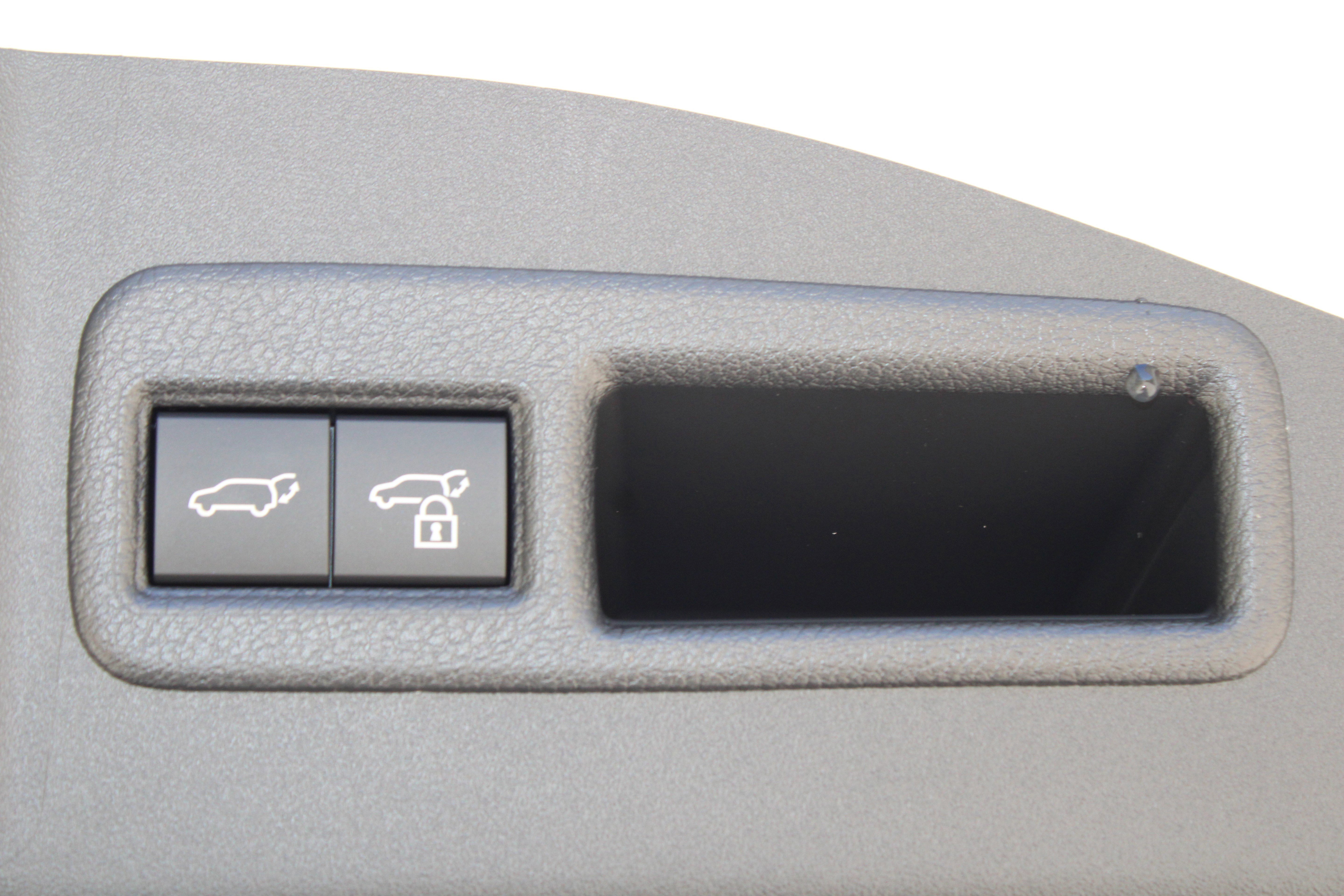 2026 Toyota bZ XLE - Photo 13