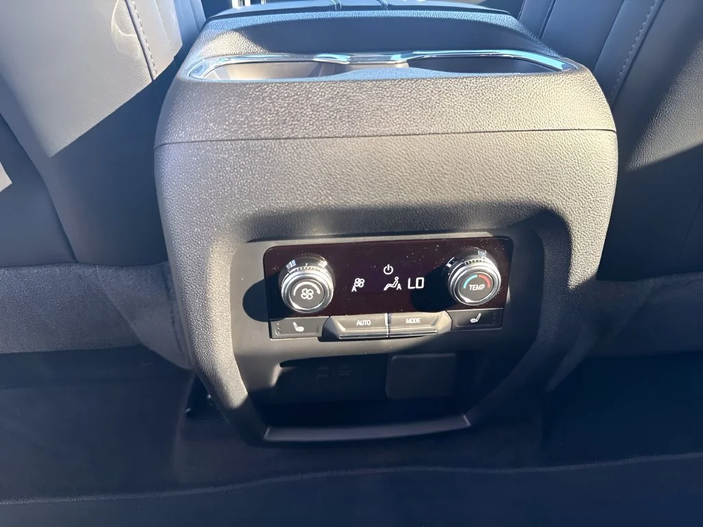 New 2027 Summit White GMC Elevation image 15