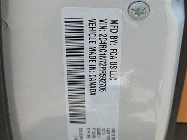 Used 2023 Silver Mist Clearcoat Chrysler Hybrid Pinnacle image 22