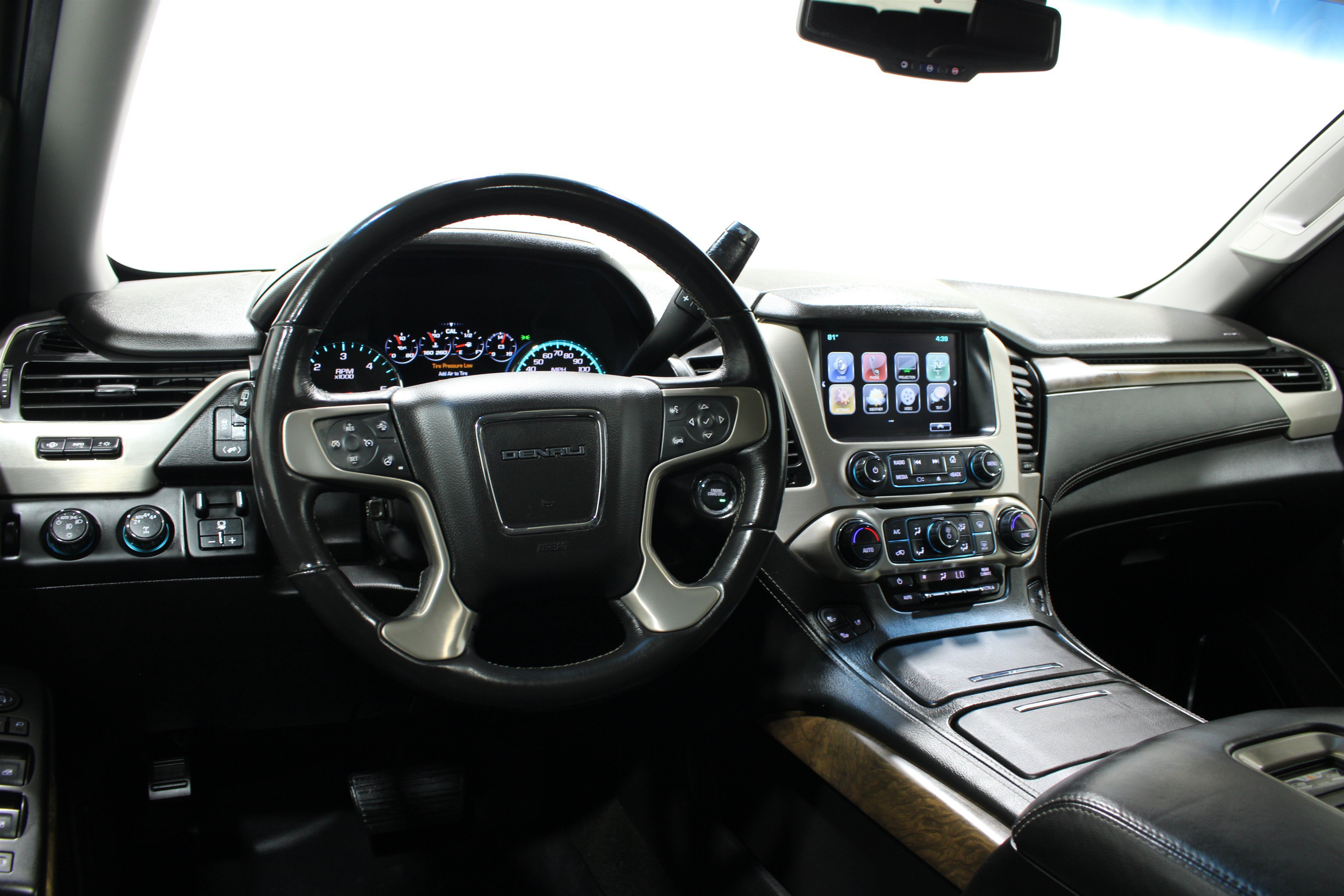 Used 2018 Onyx Black GMC Denali image 2