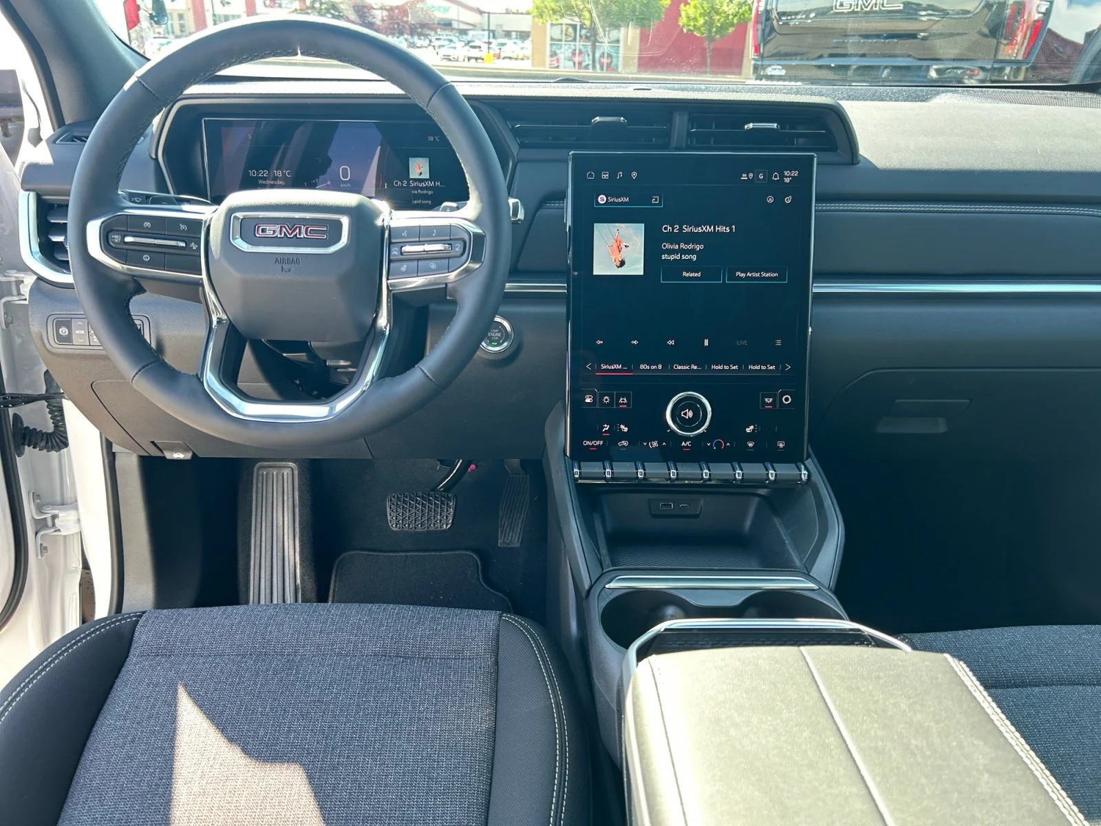 New 2027 Summit White GMC AWD Elevation image 18