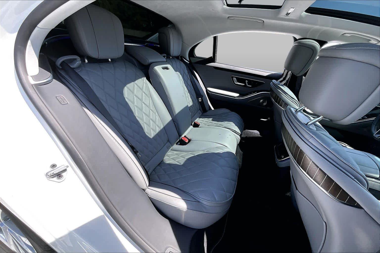 Used 2022 MANUFAKTUR Diamond White Mercedes-Benz S 500 image 20