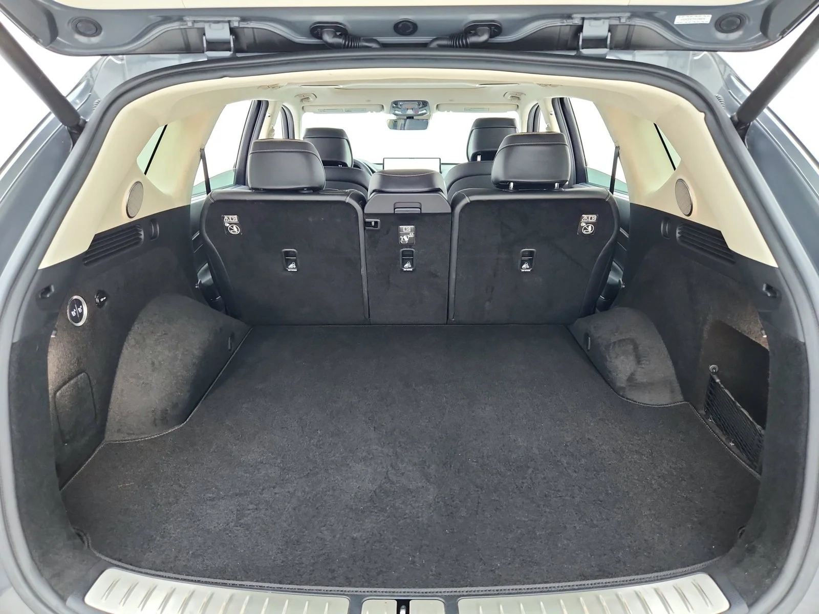 Used 2023 Himalayan Gray Genesis PRESTIGE image 34