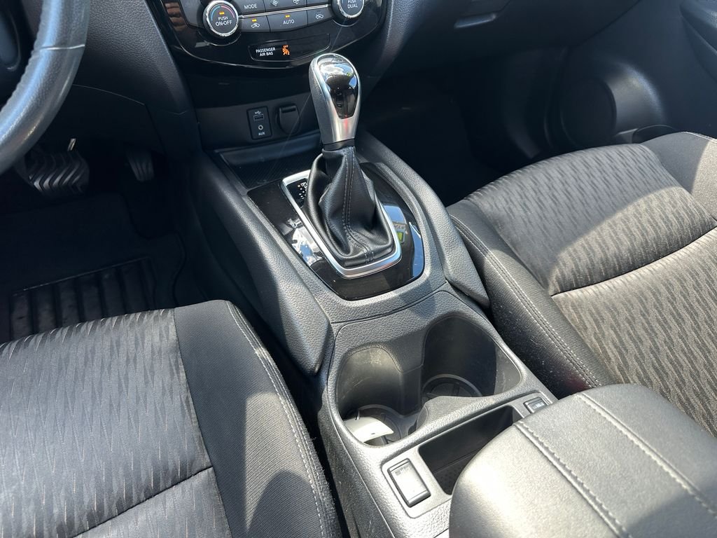 Used 2017 Gray Nissan SV image 21