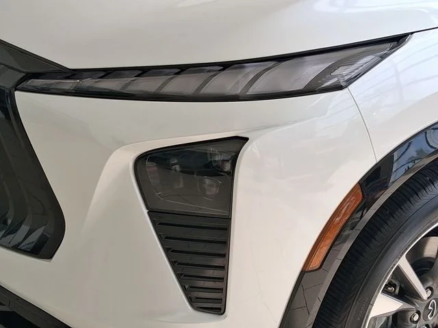 New 2027 RADIANT WHITE INFINITI Luxe AWD image 7