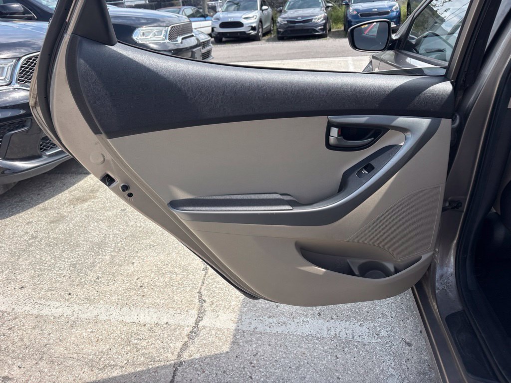 Used 2016 Brown Hyundai SE image 13