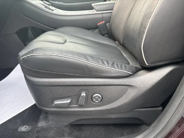 Used 2023 Red Hyundai SEL image 16
