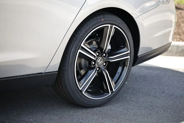 New 2026 Silver Honda SE image 8
