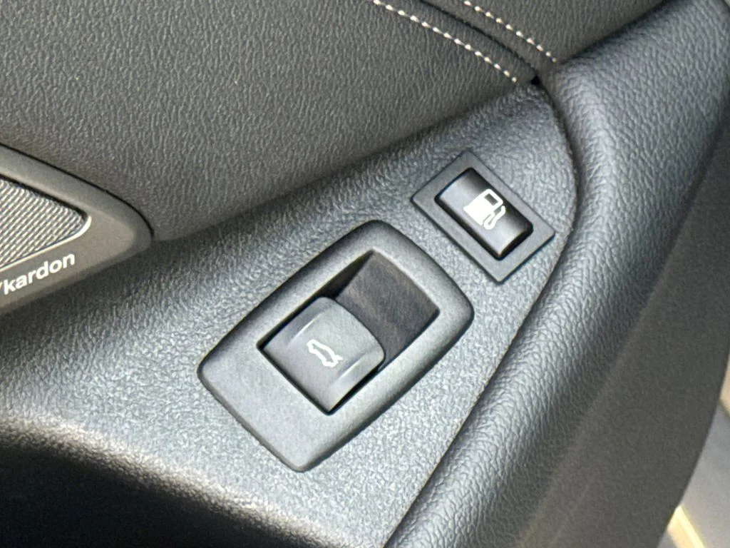 Used 2022 Gray BMW 530e iPerformance image 23