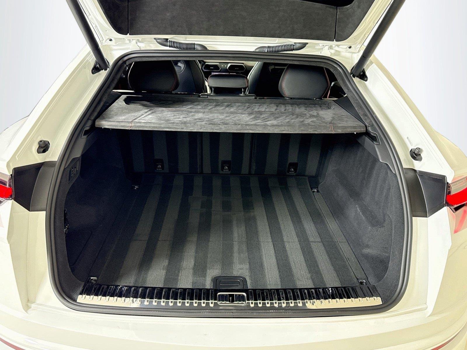 Used 2020 Bianco Icarus Metallic Lamborghini Carbon Bonnett | Custom Exhaust | Only 10K Miles image 27