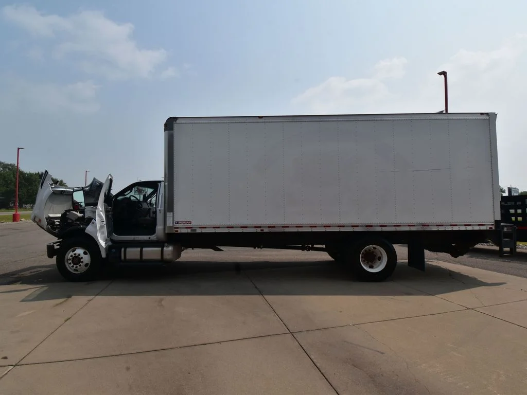 2019 Ford F-750 - Photo 17