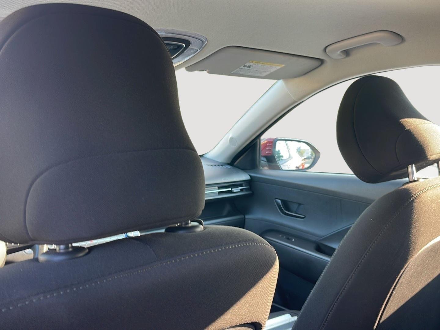 2025 Hyundai Kona SE - Photo 13