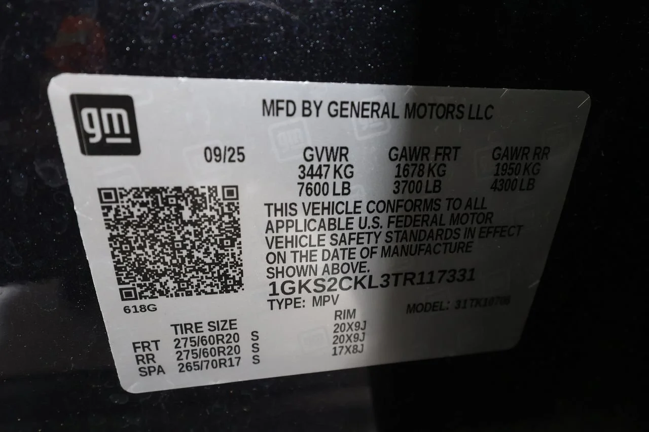 Used 2026 Titanium Rush Metallic GMC AT4 image 38