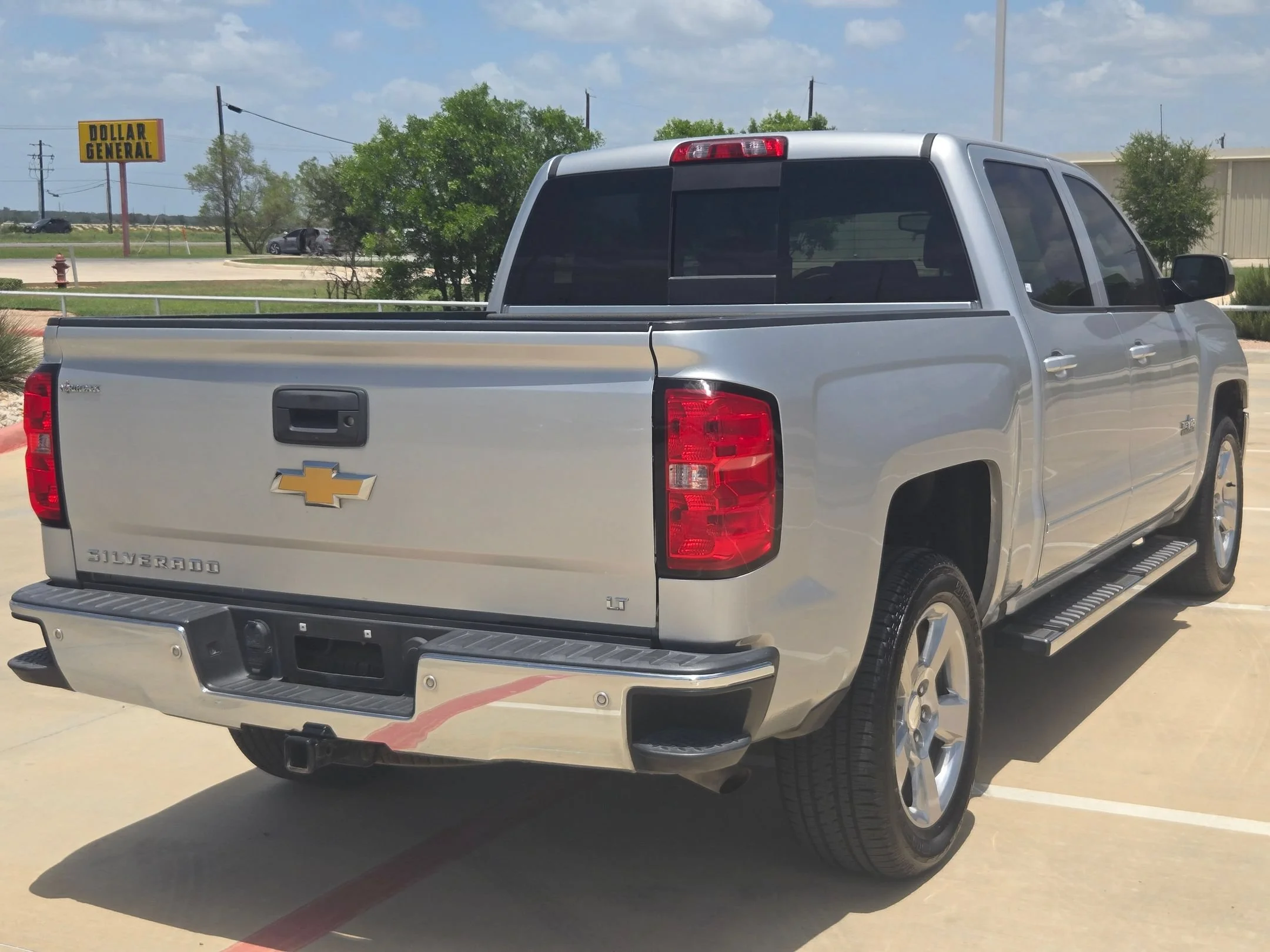 Used 2018 Silver Chevrolet LT image 3