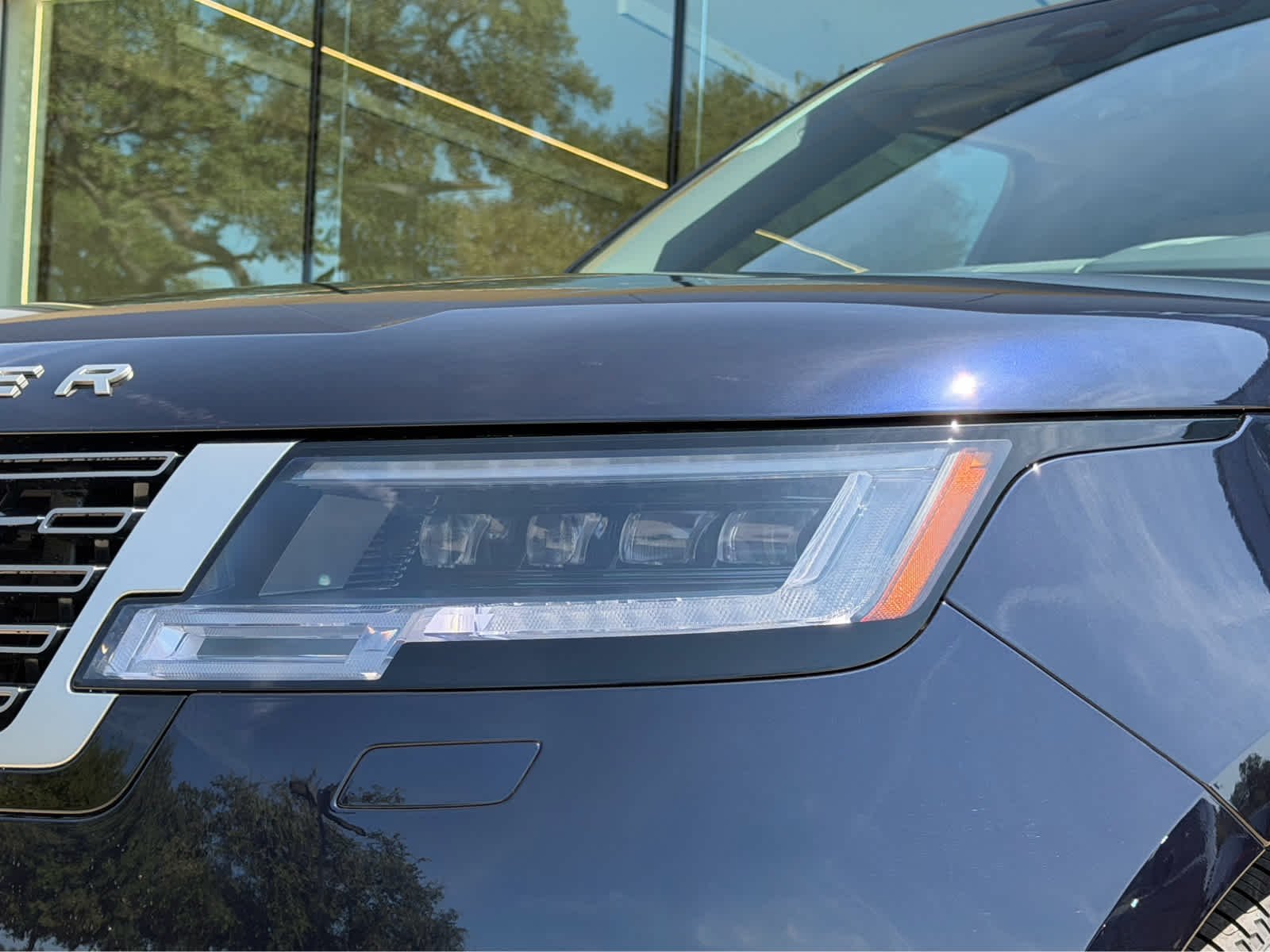 New 2026 Constellation Blue Ultra Metallic Gloss Land Rover Autobiography image 10