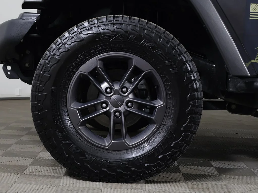 Used 2018 Granite Crystal Metallic Clearcoat Jeep Unlimited Sport image 15