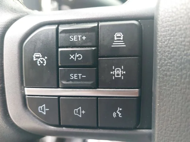 Used 2025 Gray Ford XLT image 18