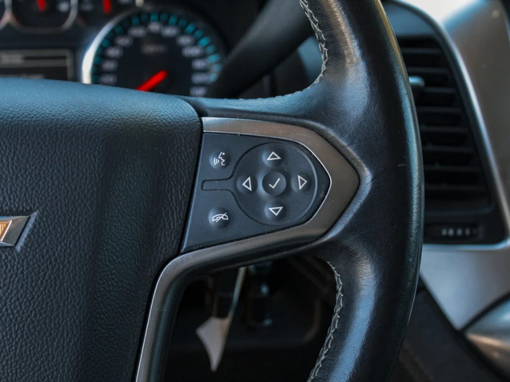 Used 2019 Summit White Chevrolet LT image 19