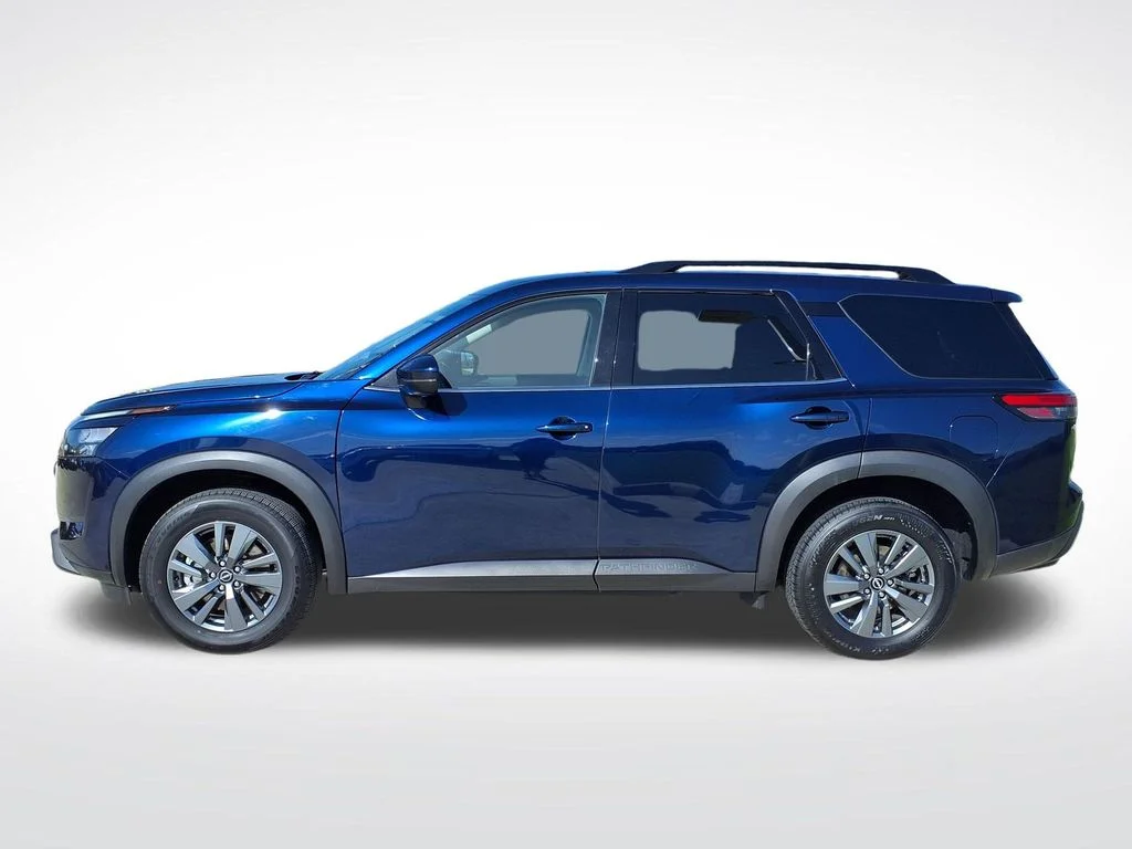Used 2025 Blue Nissan SV image 5